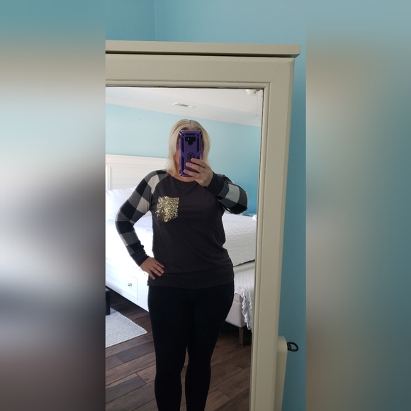 🖤 Top 🖤 - Picture 3 of 10